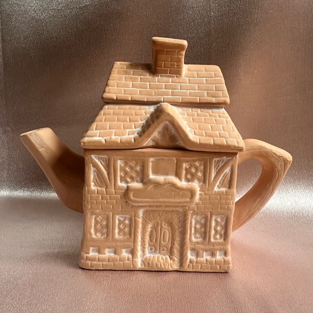 Charming Terracotta Tan Cottage Teapot